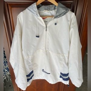 Vintage 90’s Nike Pullover hooded windbreaker with center swoosh